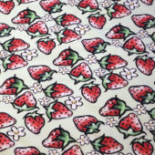 Couverture Sherpa fraises motifs aux fraises