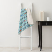 Couverture Sherpa FRIENDS™ | The One With Video Tape Pattern (En situation)