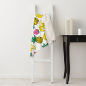 Couverture Sherpa Fruit Fiesta : Bananes, ananas, fraises (En situation)