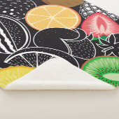 Couverture Sherpa Fruits tropicaux colorés, arrière - plan noir. (3/4)