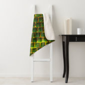 Couverture Sherpa Fundo com imagem verde sob grade dourada ? (En situation)