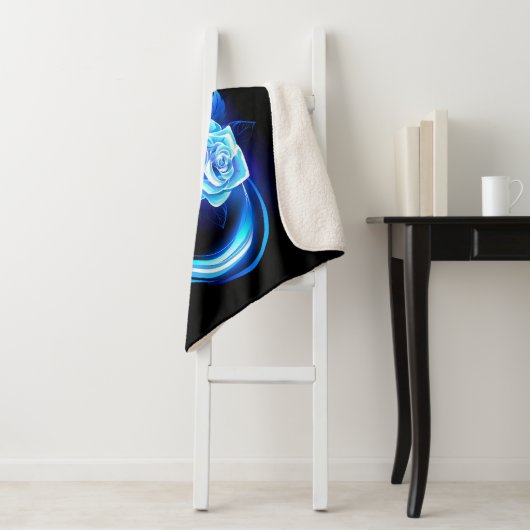 Couverture Sherpa Glowing infinity with blue rose (En situation)