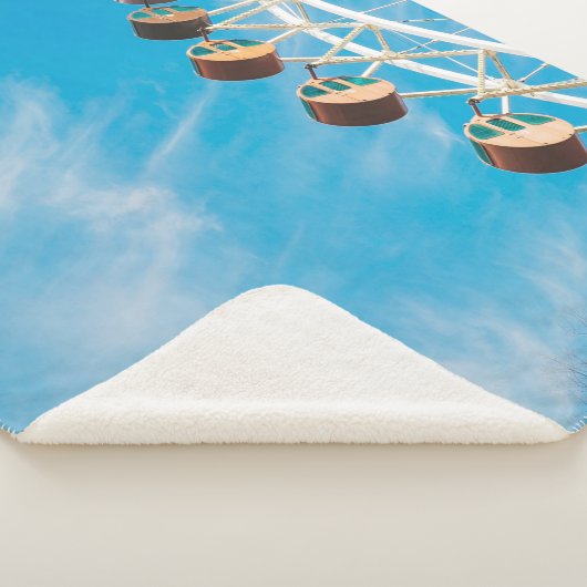 Couverture Sherpa Grande roue blanche sous ciel clair le matin (3/4)