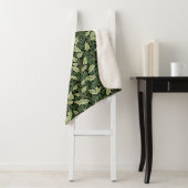 Couverture Sherpa Grappe de vignes dans les nuances de vert (En situation)