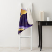 Couverture Sherpa Gras Trendy violet jaune or faux marbre (En situation)