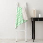 Couverture Sherpa Green and white diamond pattern (En situation)