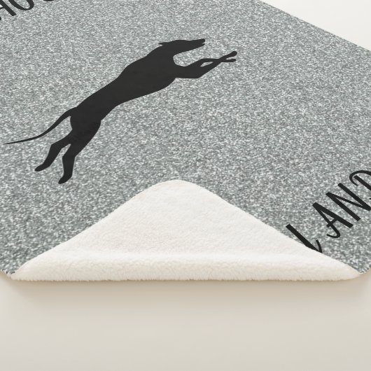 couverture sherpa GREYHOUND "Agility and Grace". (3/4)