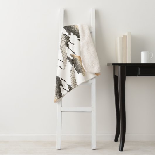 Couverture Sherpa Grue de style japonais : design élégant. (En situation)