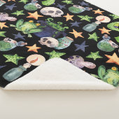 Couverture Sherpa Halloween éffrayant : Motif à main foncée. (3/4)