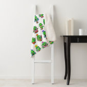 Couverture Sherpa Happy Christmas Trees Print (En situation)