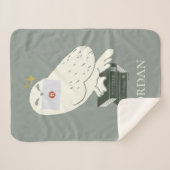 Couverture Sherpa Hedwig With Letter Whimsical Drawing (Devant (Horizontal))
