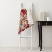 Couverture Sherpa Hexagons brodés : Patchwork Bohème Imprimer. (En situation)