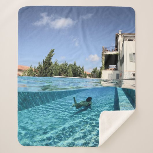 Couverture Sherpa Homme en piscine le matin (Devant)