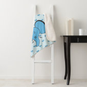 Couverture Sherpa Illustration de Blue Cute Elephant avec son nom (En situation)