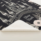 Couverture Sherpa Illustration du château de Fairytale noir et blanc (3/4)