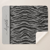 Couverture Sherpa Imprimé zèbre monogrammé noir et gris argenté (Devant (Horizontal))
