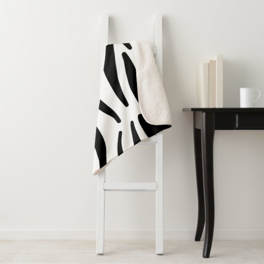 Couverture Sherpa imprimé zèbre noir blanc (En situation)
