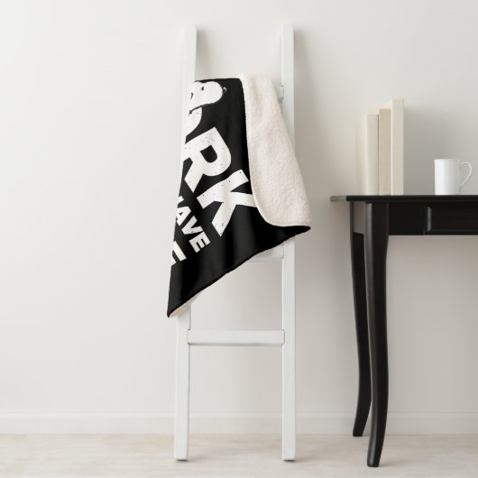 Couverture Sherpa Je Travaille Pour Que Mon Chien Puisse Avoir Une M (En situation)