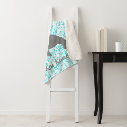 Couverture Sherpa Keiki Aquarelle Dauphin Vague (En situation)