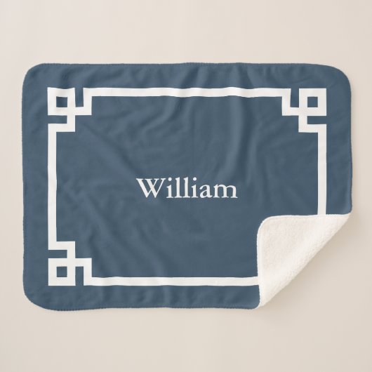 Couverture Sherpa Lac Bleu et Clé grecque monogramme blanc (Devant (Horizontal))