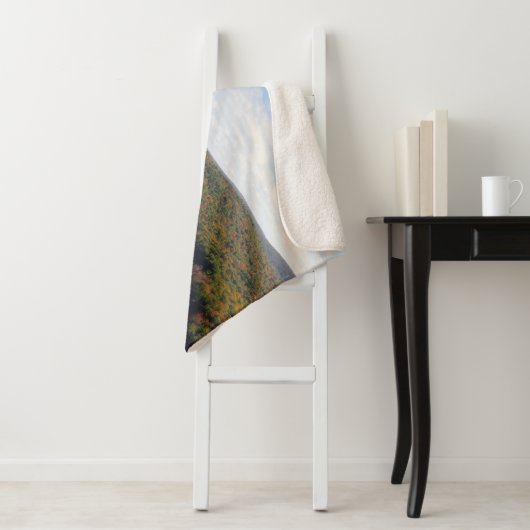 Couverture Sherpa Lac dans les nuages Sherpa Blanket (En situation)