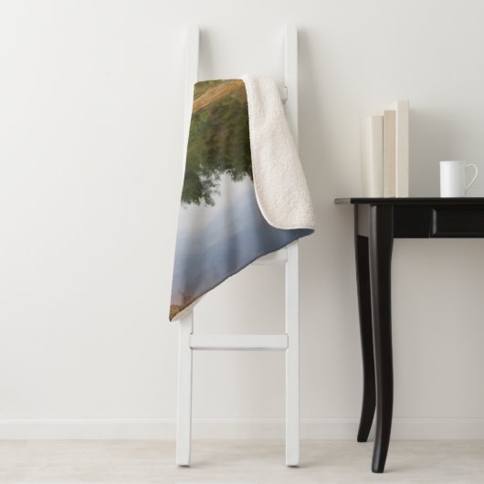 Couverture Sherpa Lac de réflexion des pins (En situation)