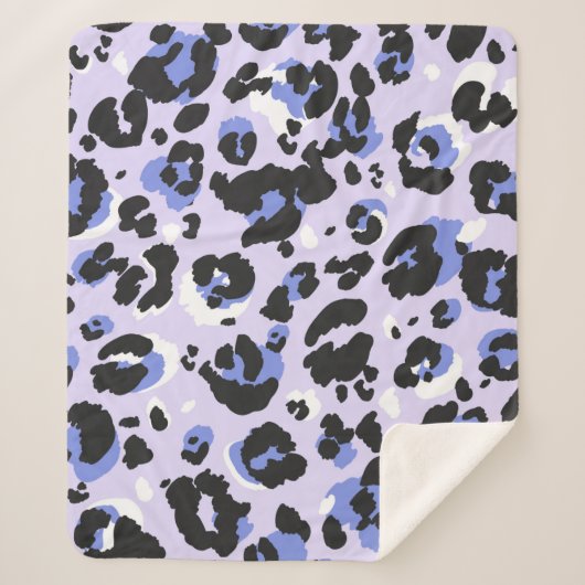 Couverture Sherpa Leopard pattern seamless. Purple leo skin texture. (Devant)
