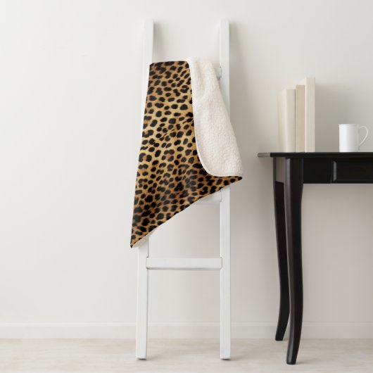 Couverture Sherpa Leopard Skin Pattern (En situation)