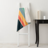 Couverture Sherpa les années 70 Retro Monogrammed rose et bleu marin (En situation)