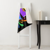 Couverture Sherpa Lettre arc-en-ciel M Monogramme Abstrait (En situation)