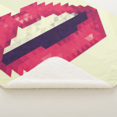 Couverture Sherpa Lèvres rouges faites de petits triangles, pixelisa (3/4)