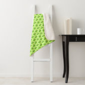 Couverture Sherpa Lime Green Polka Point Fractal (En situation)