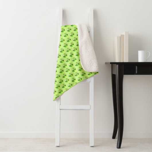 Couverture Sherpa Lime Green Polka Point Fractal (En situation)