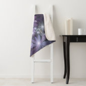 Couverture Sherpa Lit de fleurs Art Fractal Abstrait tendance brilla (En situation)