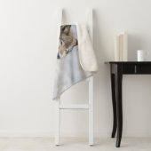 Couverture Sherpa Loup solitaire en neige (En situation)