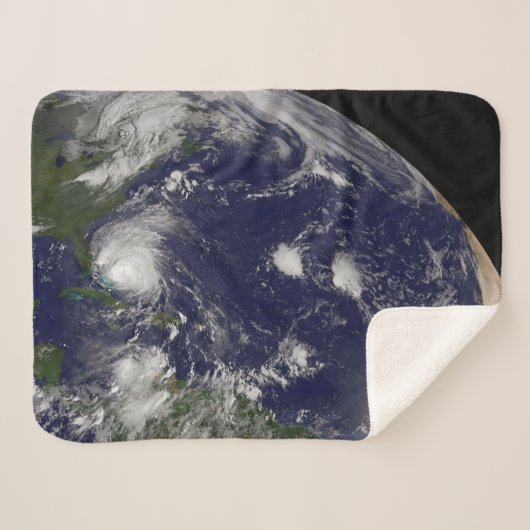 Couverture Sherpa L'Ouragan Irene Traverse Les Bahamas. (Devant (Horizontal))