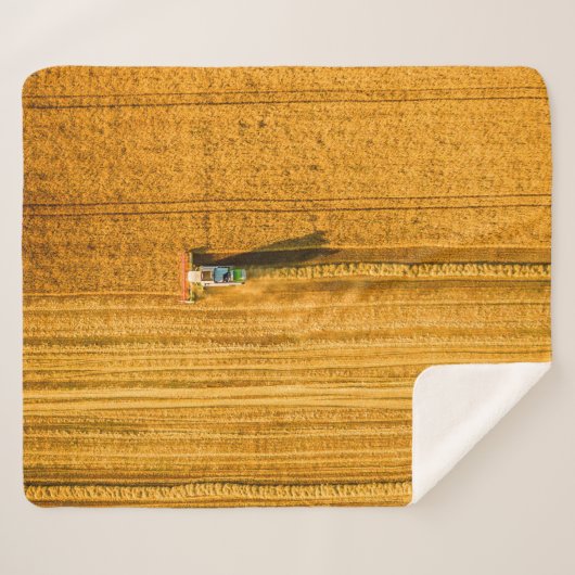 Couverture Sherpa Machine de moissonneuse travaillant sur le terrain (Devant (Horizontal))