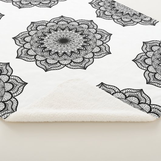 Couverture Sherpa Mandala noir sur fond blanc (3/4)