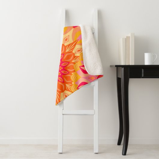 Couverture Sherpa Mandala superposé orange rose jaune (En situation)