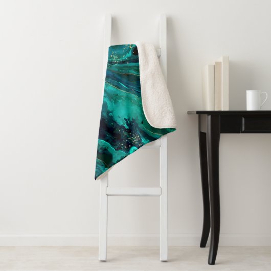 Couverture Sherpa Marbre vert & Or : Texture luxueuse (En situation)