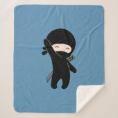 Couverture Sherpa Minuscule Ninja heureux sur bleu (Devant)