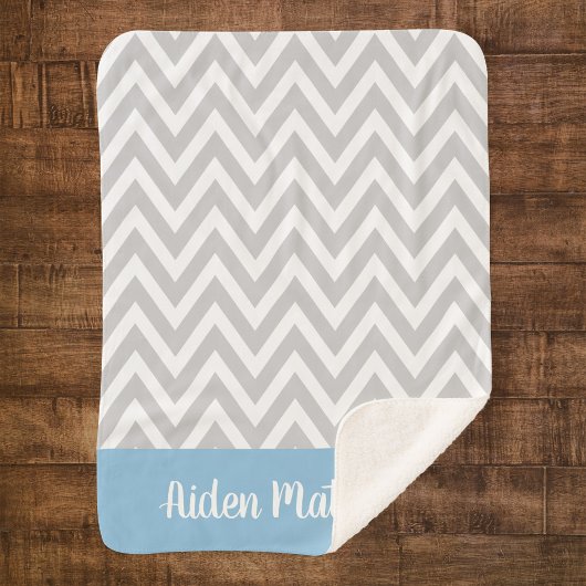 Couverture Sherpa Monogramme bébé gris et bleu à chevrons