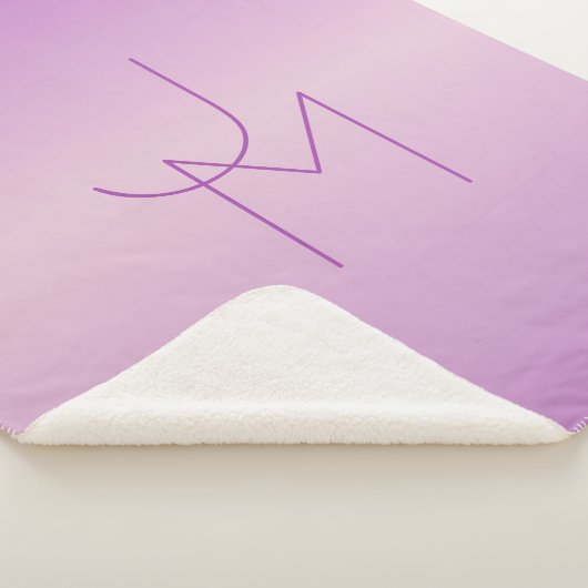Couverture Sherpa Monogramme de chevauchement unique | Lavande douce (3/4)