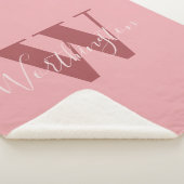 Couverture Sherpa Monogramme de fille et nom rose roux (3/4)