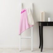 Couverture Sherpa Monogramme Dolly Rétro Rose chaud (En situation)