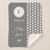 Couverture Sherpa Monogramme gris et blanc il est temps de faire une (Devant)