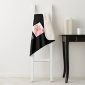 Couverture Sherpa Monogramme noir photo collage élégant (En situation)