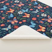 Couverture Sherpa Monogramme Nom Bleu Nuit Rose Pêche Papillon (3/4)