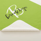 Couverture Sherpa Monogramme tendance vert citron, noir et blanc en (3/4)