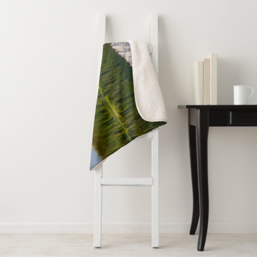 Couverture Sherpa Mont Rainier et lac de réflexion (En situation)